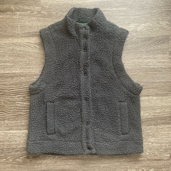 aerie Jackets & Blazers - Aerie flannel lined cloud sherpa vest in charcoal gray in size XL